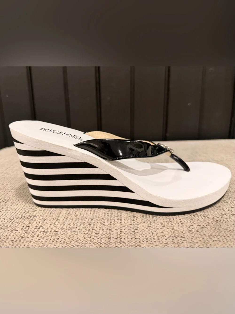 Michael Kors Black and White Striped Wedge Thong Sandals Size 7.5 - Picture 6 of 10